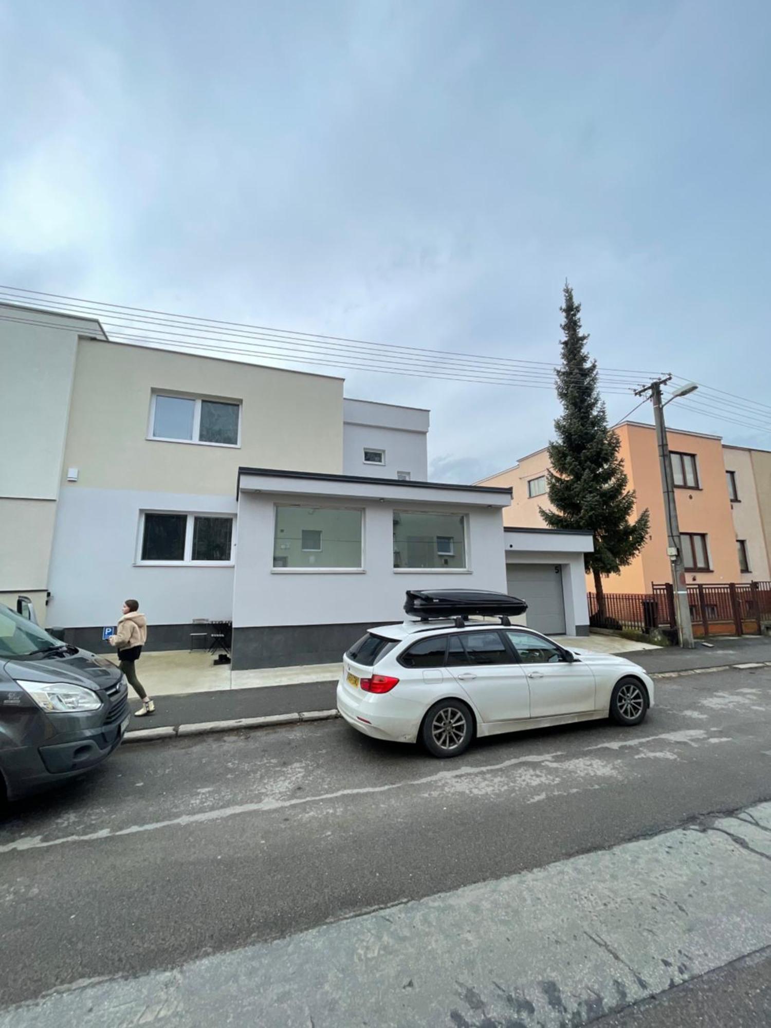 Komfortne Byvanie S Garazou - Parkovanim Žilina Eksteriør billede